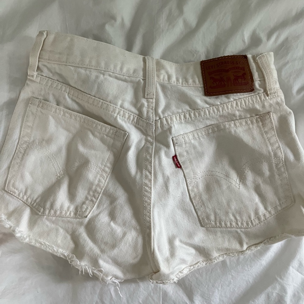 Levi’s 501 shorts white size 25